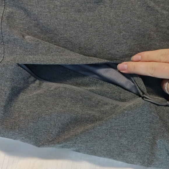 Grey The North Face coat w/hood - Picture 5 of 11